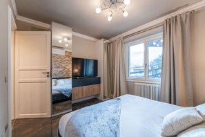 1 quarto, Wi-Fi de cortesia, roupa de cama