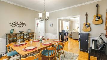 Rumah (4 Bedrooms) | Interior