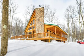 House (3 Bedrooms) | Interior - Hike, Ski & Raft: Terra Alta Cabin w/ Large Deck (Terra Alta)