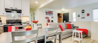 2 Mi to Lake Michigan: Family-friendly Home