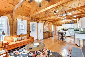 House (4 Bedrooms) | Interior - 1 Mi to Beach: Lake Rabun Home w/ Carriage House (Lakemont)