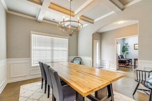 House (5 Bedrooms) | Interior
