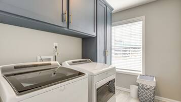 Rumah (5 Bedrooms) | Interior