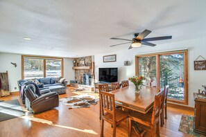 House (3 Bedrooms) | Interior