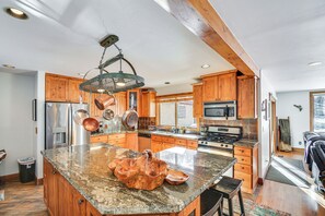 House (3 Bedrooms) | Interior