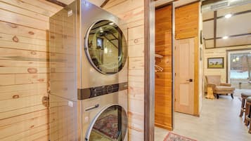 House (1 Bedroom) | Interior