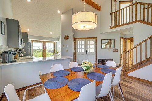 Spacious Modern Home ~ 1 Mi to Camelback Mountain!