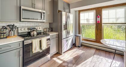 Spacious Modern Home ~ 1 Mi to Camelback Mountain!