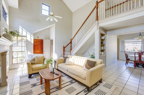 2 Mi to Houston Funplex: Home w/ Private Yard!