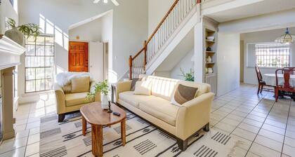 2 Mi to Houston Funplex: Home w/ Private Yard!