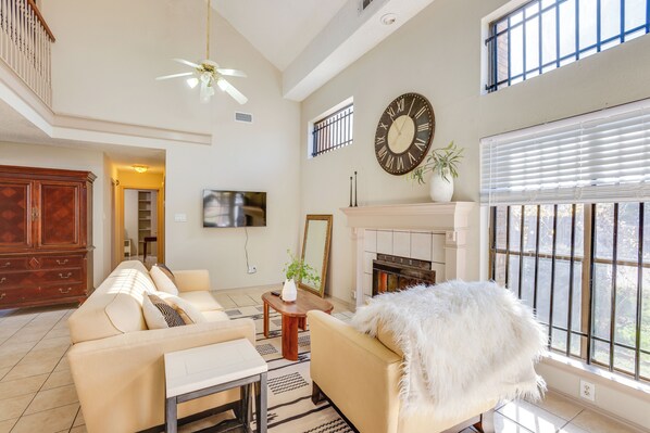 Interior - 2 Mi to Houston Funplex: Home w/ Private Yard! (Houston)