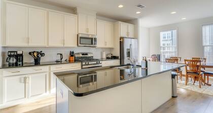 Balcony & Pool Access: Modern Gainesville Home