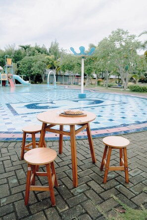 3 outdoor pools, open 7:00 AM to 5:00 PM, sun loungers -  Villa CHR Syariah (Banjarbaru)