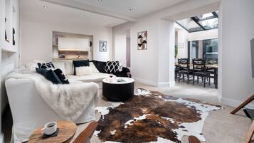 Apartment | 3 bedrooms, Internet