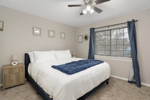 3 bedrooms, desk, iron/ironing board, free WiFi