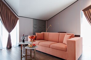 Familjerum | Vardagsrum | 43-centimeters smart-tv med kabelkanaler