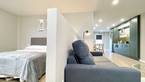 1 室のベッドルーム、デスク、アイロン / アイロン台、WiFi