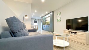 テレビ、書斎 / ワークスペース
