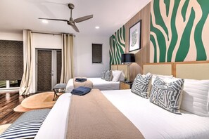 4 bedrooms, iron/ironing board, WiFi, bed sheets