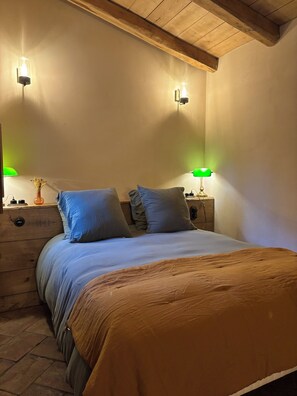 1 bedroom, iron/ironing board, travel cot, free WiFi
