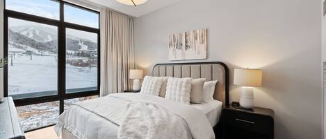 2 bedrooms, iron/ironing board, travel cot, WiFi