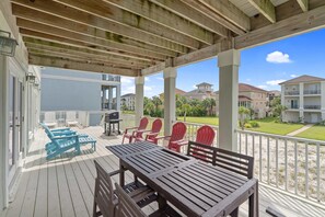 屋外ダイニングエリア