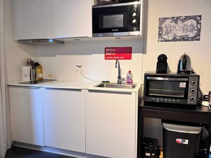 Refrigerador, microondas, horno, lavavajillas