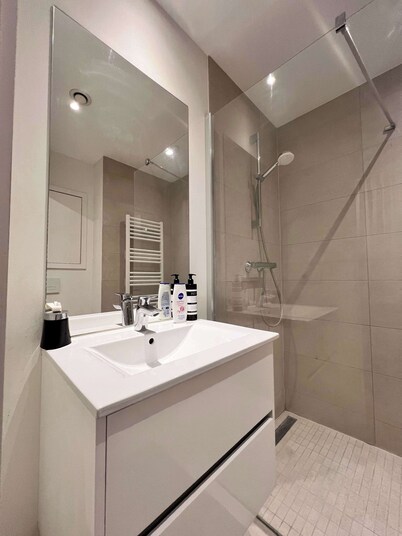 Lovely Studio with Balcony by Grand Place for 4