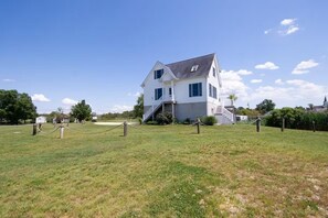 Exterior - Amazing views waterfront 3-bedroom home in Madison with a 190 foot pier! (Madison)