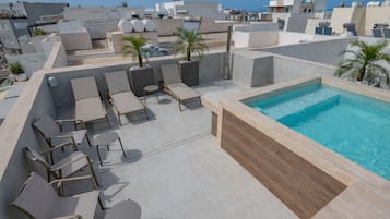 Rooftop pool