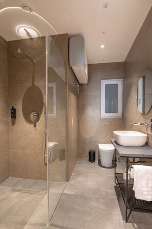 Standard Suite, Balcony | Bathroom | Shower, hair dryer, towels, soap - MAREA Suites  (Is-Swieqi)