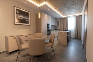 Standard-Suite, Balkon | Eigene Kochnische