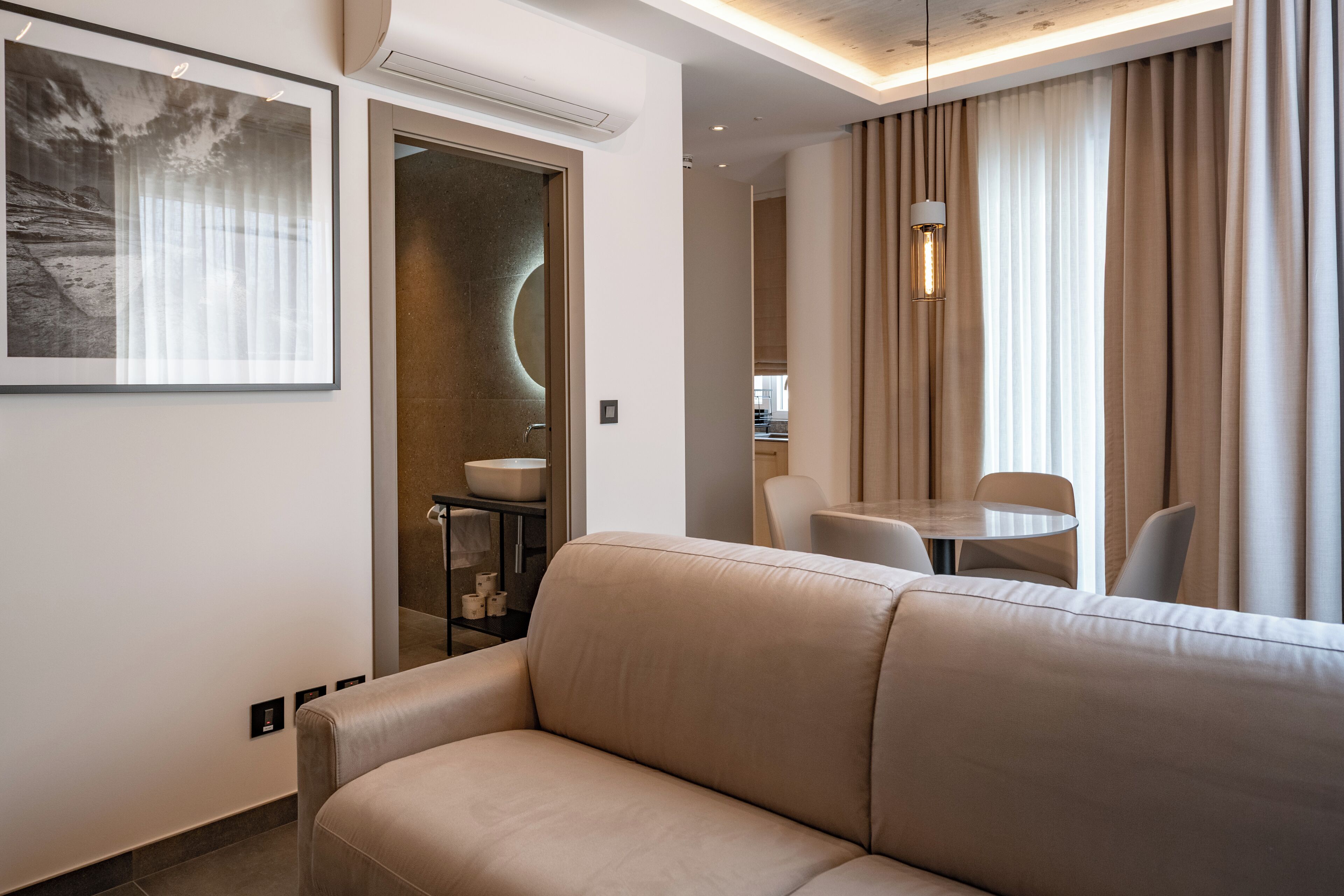 Junior suite, balkon | Woonruimte
