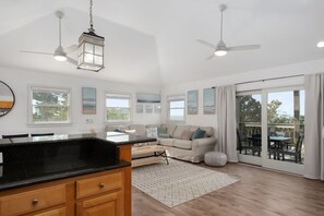 Smart TV - Pool, Phenomenal Sunsets Await, Dogs Welcome, Spacious, D0101 (Duck)