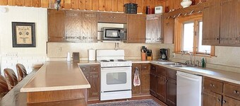 12 Mile Ranch Historic Cabin Surrounded by National Forest