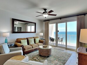 Smart TV - Gulf Front Condo with Pool, Hot Tub, Gym, Grills + Prime Location (Perdido Key)