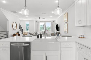 Townhome, Resort View | Private kitchen | Full-size fridge, microwave, oven, stovetop