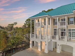 Exterior - Sailors Cove: GORGEOUS Townhome w/ Pool, Guest FAV! Steps from the Beach! (Panama City Beach)