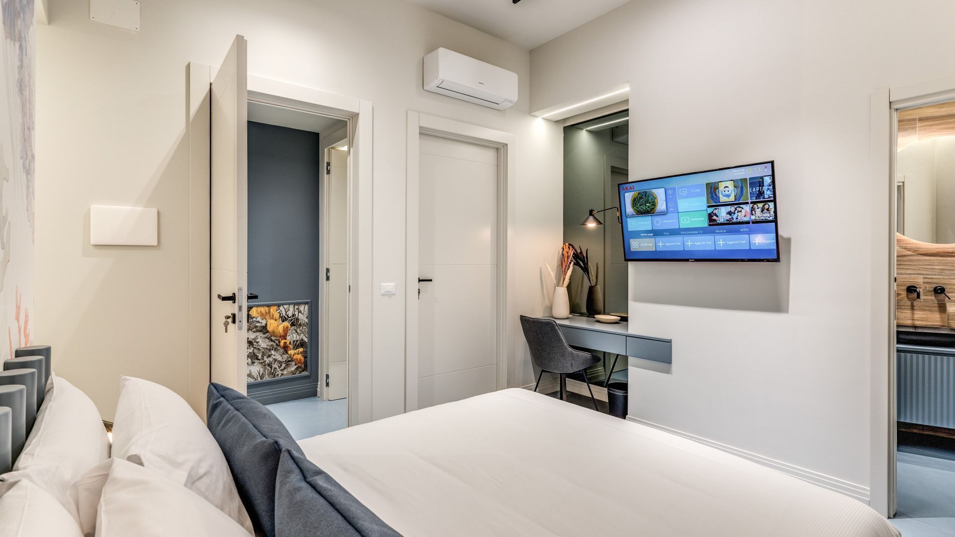 4 bedrooms, desk, iron/ironing board, WiFi