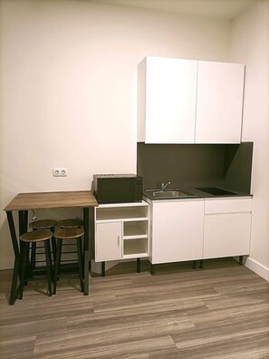 Mikrobølgeovn og kokeplater