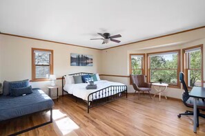 5 bedrooms, iron/ironing board, free WiFi, bed sheets