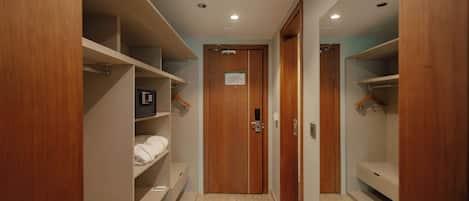 Zimmersafe, individuell dekoriert, individuell eingerichtet