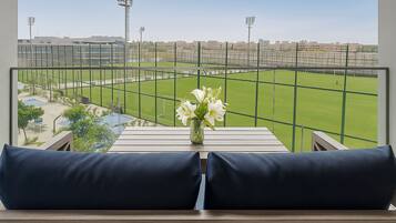 Deluxe Double Room, 2 Single Beds, City View | Balcony view