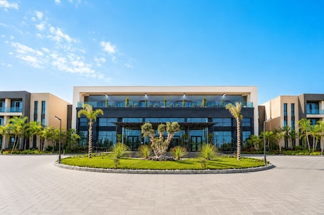Exterior. Phoenix Hotel and Wellness