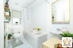 House | Bathroom - Manchester Home, City Centre, Park, Full Kitchen (Manchester)