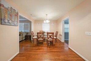 Dining - Marietta 2BR – Close to Atlanta! (Marietta)