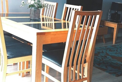 Sea Surf, 2 bedroom, fully equipped ground floor apartment, sleeps 4, in city