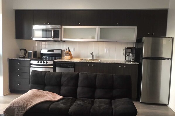 Fridge, microwave, oven, stovetop
