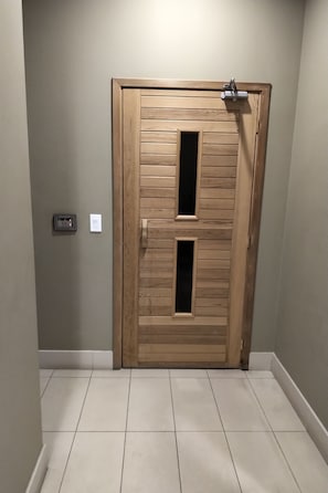Interior - Penthouse with swimming pool, saunas, fitness room, BBQ area and indoor carwash. (Toronto)