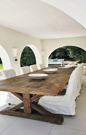 Outdoor dining